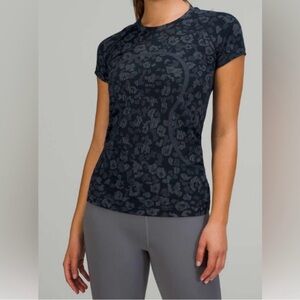 NWOT Lululemon Swiftly Tech Short Sleeve Shirt 2.0 Dappled Floral Navy Ocean Air